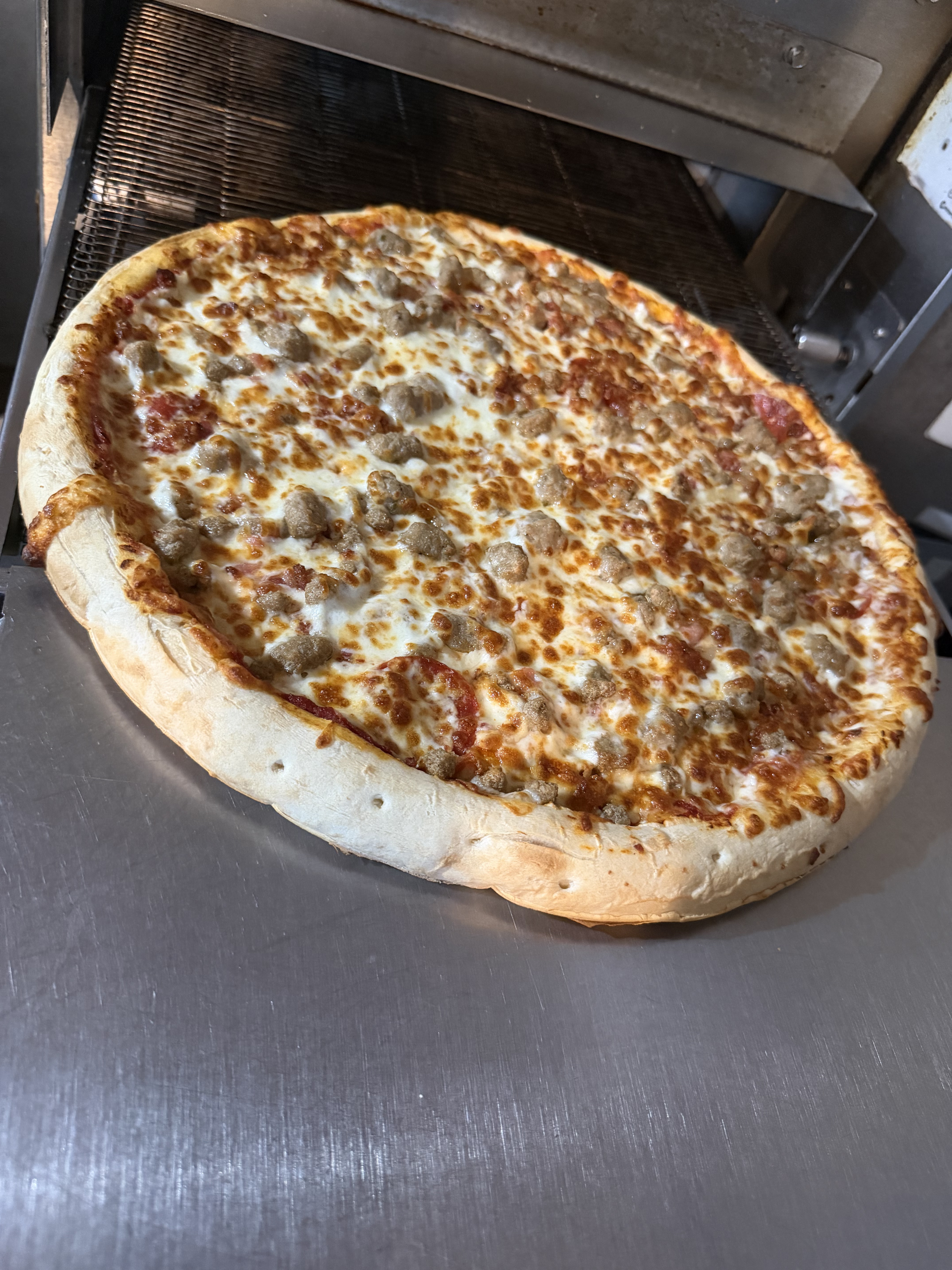 Specialty pizza from Trap Mountain